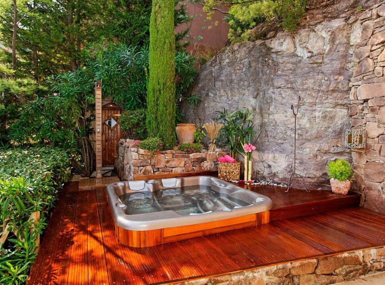 jacuzzi